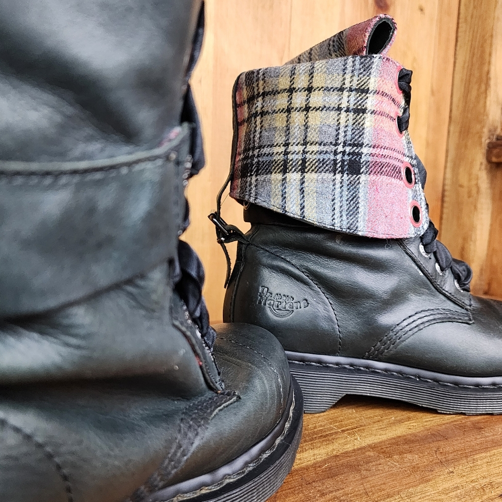 Dr. Martens Triumph - Picture 5 of 11